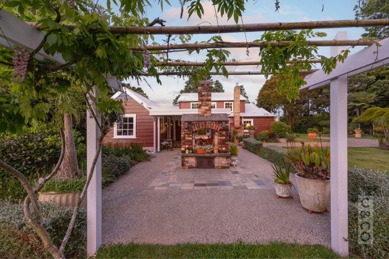 Photo of property in 218 Pomona Road, Kumeu, 0891