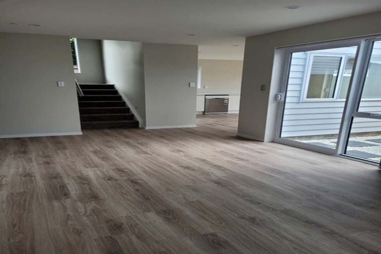 Photo of property in 14 Ware Place, Pakuranga Heights, Auckland, 2010