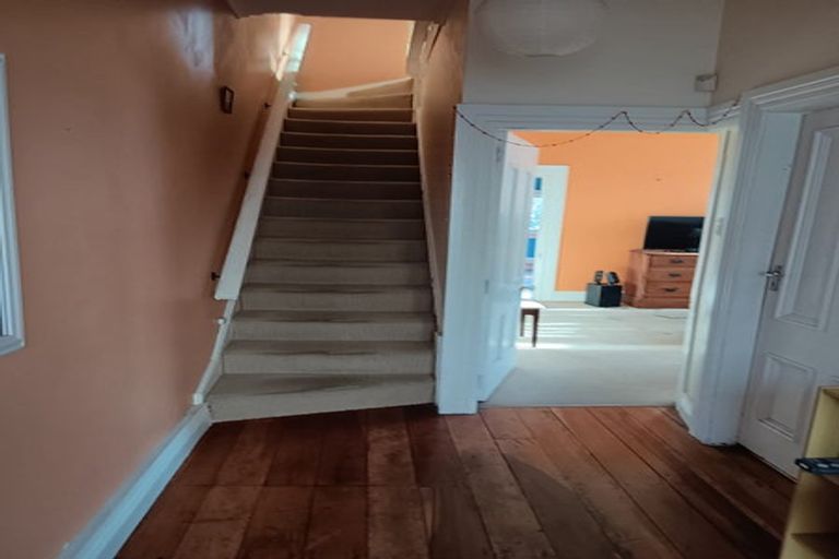 Photo of property in 23 Hawker Street, Mount Victoria, Wellington, 6011