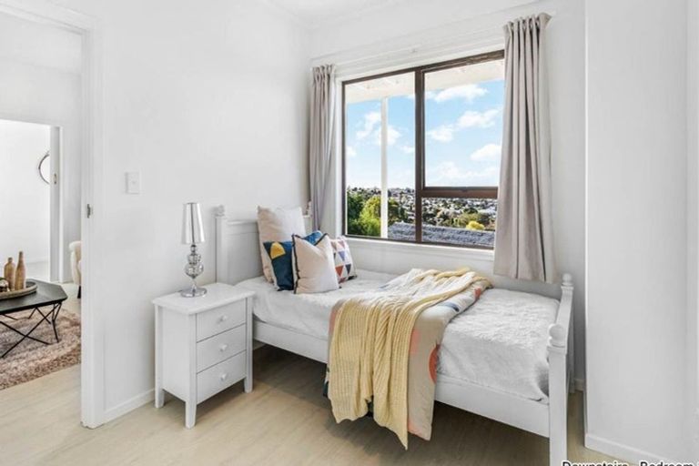 Photo of property in 611b Glenfield Road, Totara Vale, Auckland, 0629