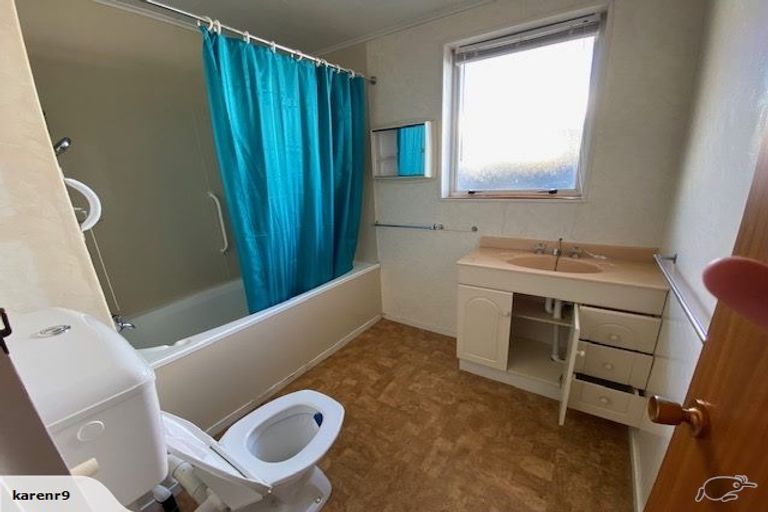 Photo of property in 2/13 William Booth Grove, Trentham, Upper Hutt, 5018