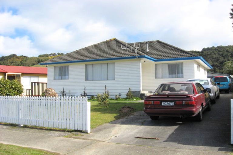 Photo of property in 259 Wellington Road, Wainuiomata, Lower Hutt, 5014