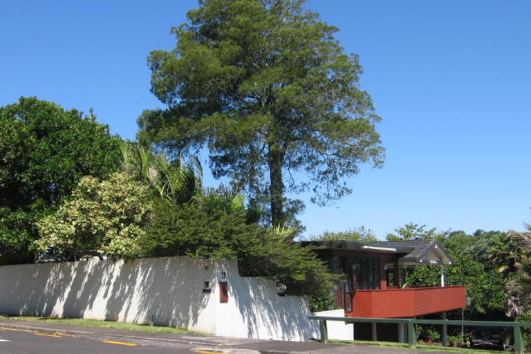 Photo of property in 19 Sylvan Park Avenue, Milford, Auckland, 0620