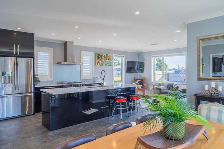 Photo of property in 9 Bridford Way, Paraparaumu, 5032