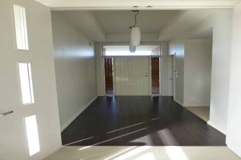 Photo of property in 17 Foresters Crescent, Parklands, Christchurch, 8083