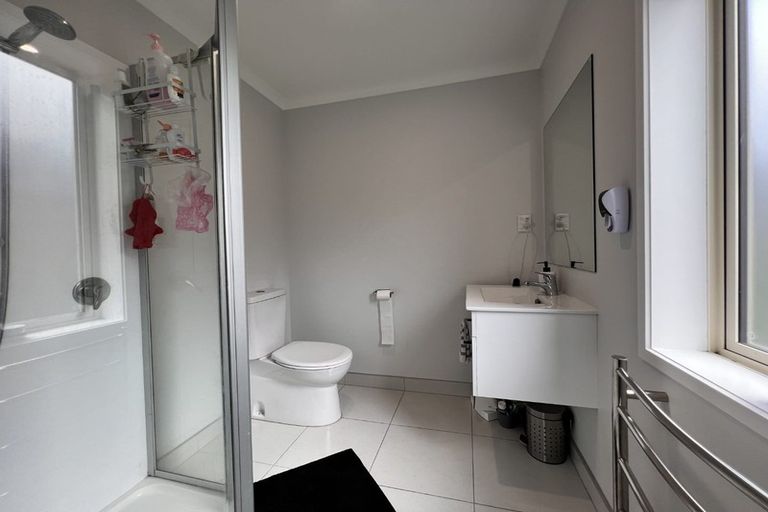 Photo of property in 30 Opouatu Avenue, Glenbrook, 2681