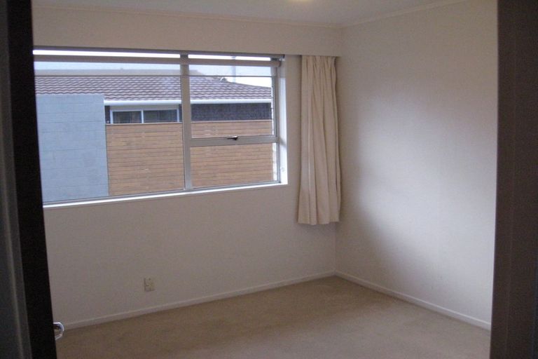 Photo of property in 26 Manu Crescent, Upper Vogeltown, New Plymouth, 4310