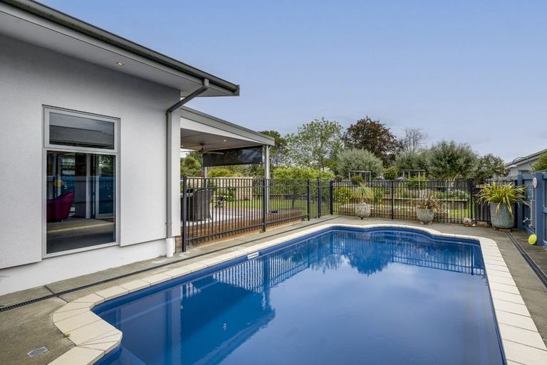 Photo of property in 31 Napier Street, Jervoistown, Napier, 4112