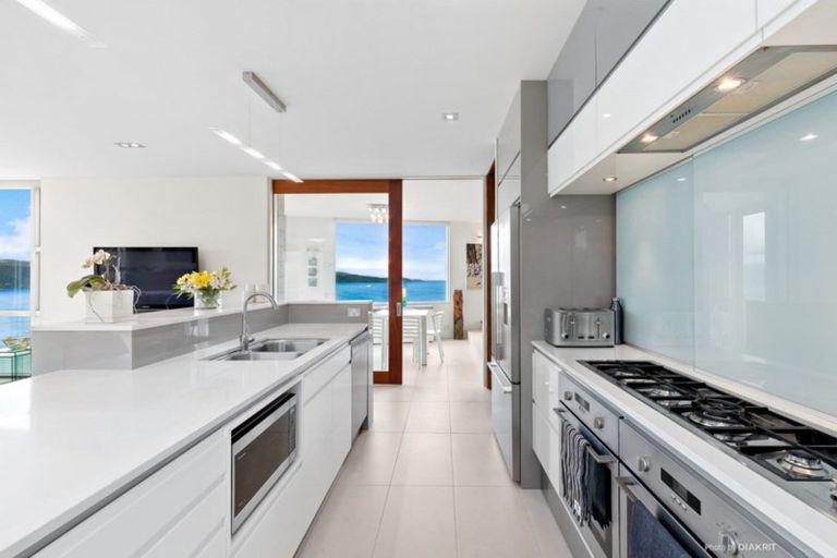 Photo of property in 21 Bendigo Grove, Newlands, Wellington, 6037