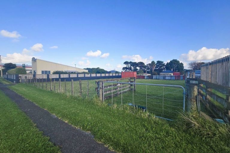 Photo of property in 8 Tasman Street, Opunake, 4616