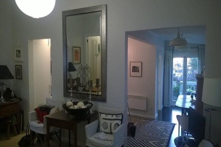 Photo of property in 9 Herald Terrace, Berhampore, Wellington, 6023