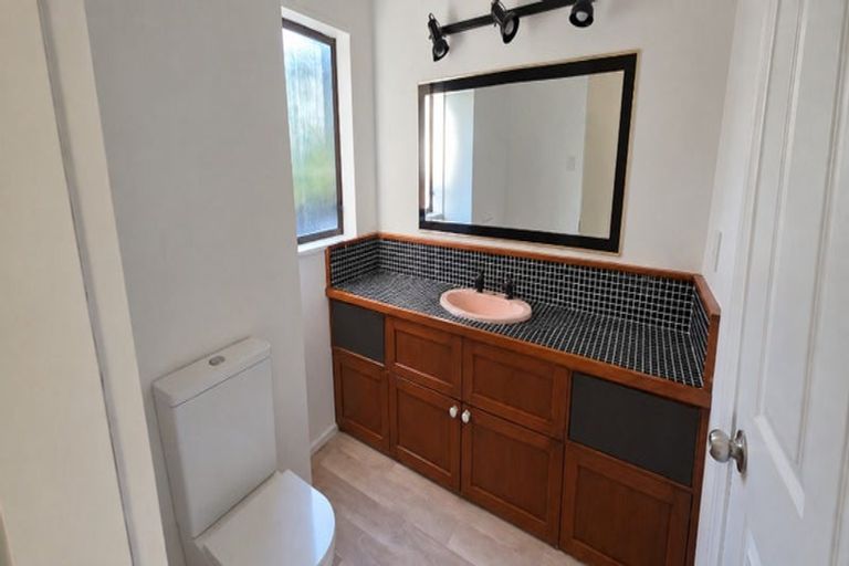 Photo of property in 2 Eclipse Lane, Whitby, Porirua, 5024