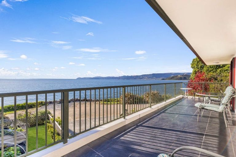 Photo of property in 204 Rangihaeata Road, Rangihaeata, Takaka, 7182