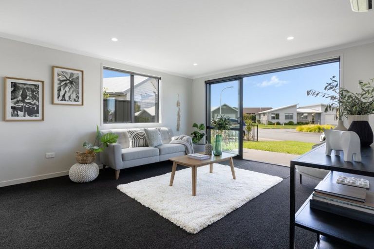 Photo of property in 9 Simms Close, Pyes Pa, Tauranga, 3112