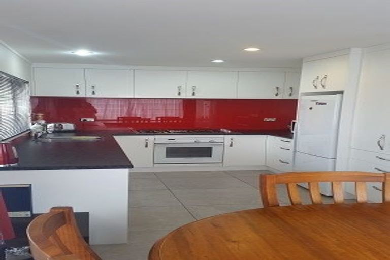 Photo of property in 38 Burswood Drive, Burswood, Auckland, 2013