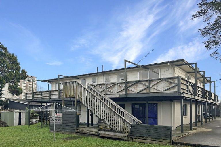 Photo of property in 7a Clayburn Road, Glen Eden, Auckland, 0602