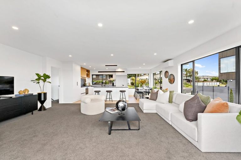 Photo of property in 114 Bramley Drive, Farm Cove, Auckland, 2012