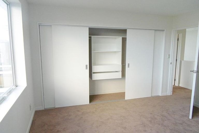 Photo of property in 28 Stephen Avenue, Henderson, Auckland, 0610