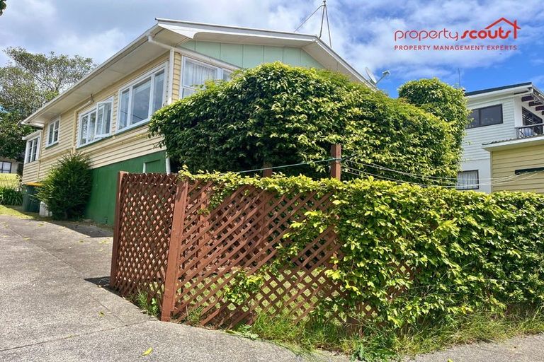 Photo of property in 1/12 Holiday Road, Stanmore Bay, Whangaparaoa, 0932