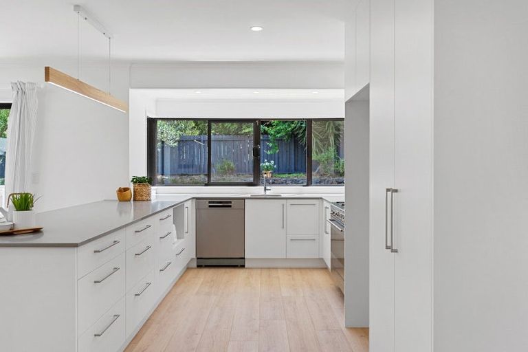 Photo of property in 111 Dickson Road, Papamoa Beach, Papamoa, 3118