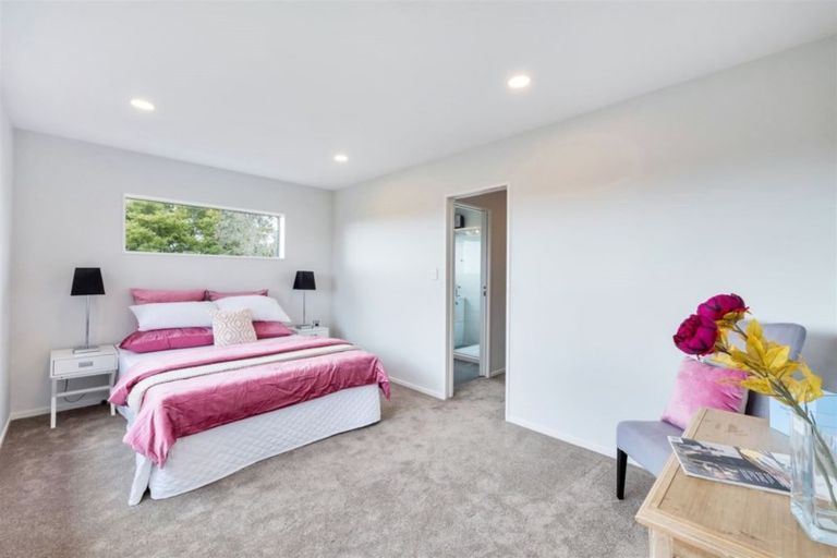 Photo of property in 48a Pine Avenue, Henderson, Auckland, 0612
