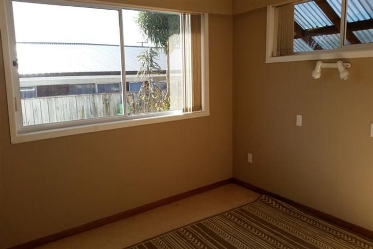 Photo of property in 15 Manu Crescent, Upper Vogeltown, New Plymouth, 4310