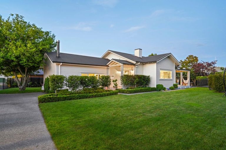 Photo of property in 16 Endeavour Avenue, Flagstaff, Hamilton, 3210