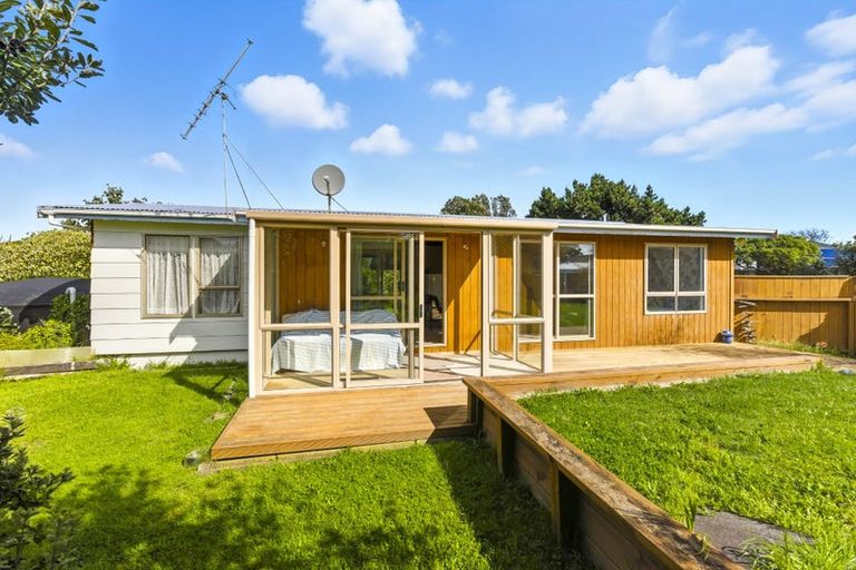 Photo of property in 29 Sarah Street, Waikawa Beach, Manakau, 5573