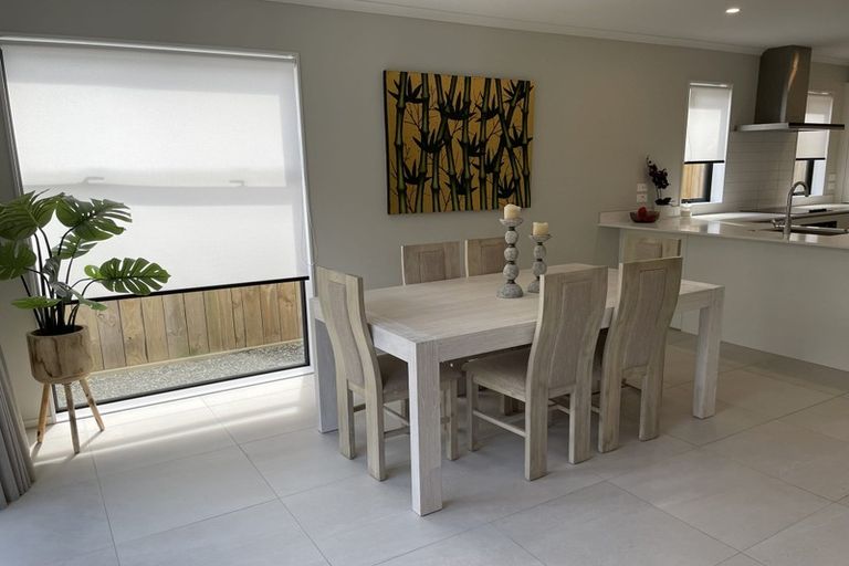 Photo of property in 19 Richard Petterd Way, Swanson, Auckland, 0614