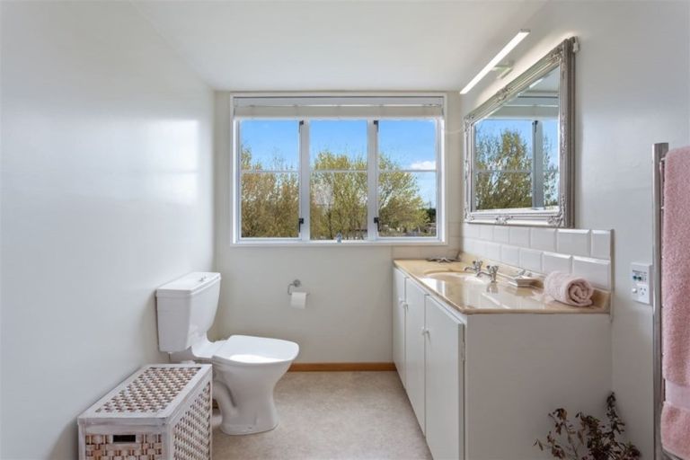 Photo of property in 33 Taranaki Drive, Woodend, 7610