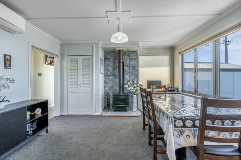 Photo of property in 246 Marine Parade, Bluff, 9814