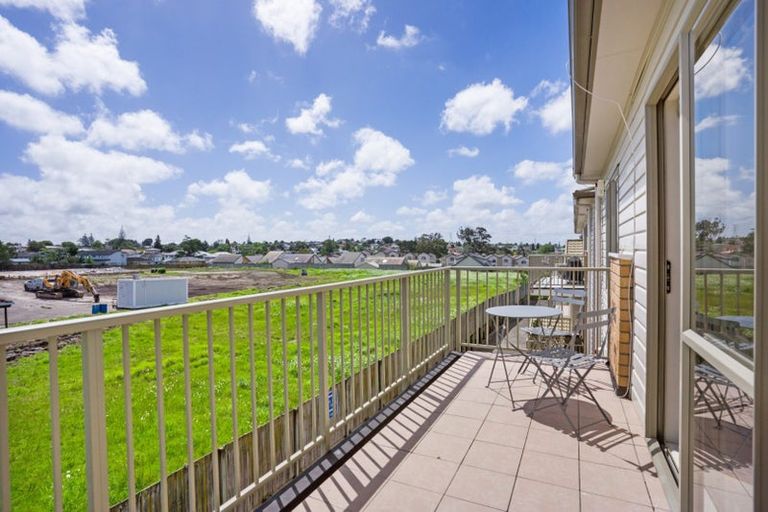Photo of property in St Claire Village, 175/172 Mcleod Road, Te Atatu South, Auckland, 0610