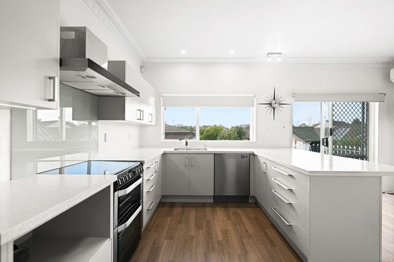 Photo of property in 28 Delamare Road, St Andrews, Hamilton, 3200