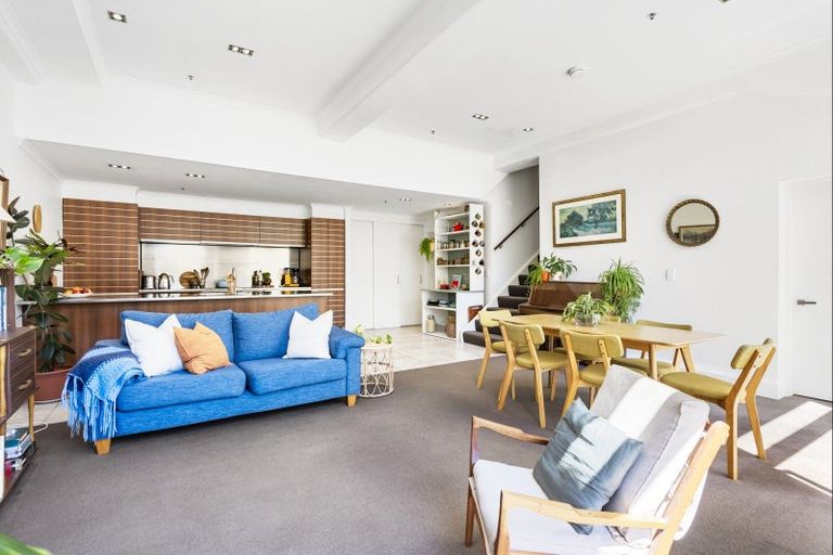 Photo of property in Augusta Apartments, 9/254 Willis Street, Te Aro, Wellington, 6011