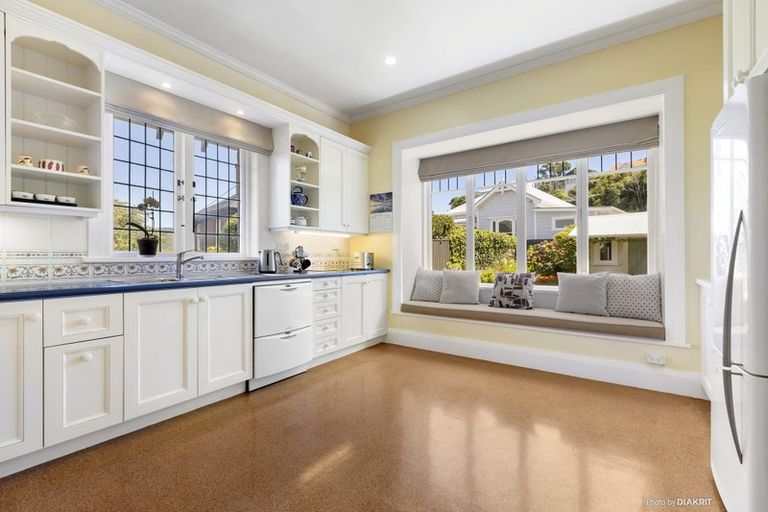 Photo of property in 16 Plunket Street, Kelburn, Wellington, 6012