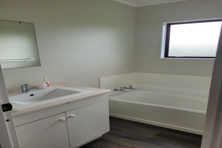 Photo of property in 35f Esmeralda Street, Welcome Bay, Tauranga, 3112