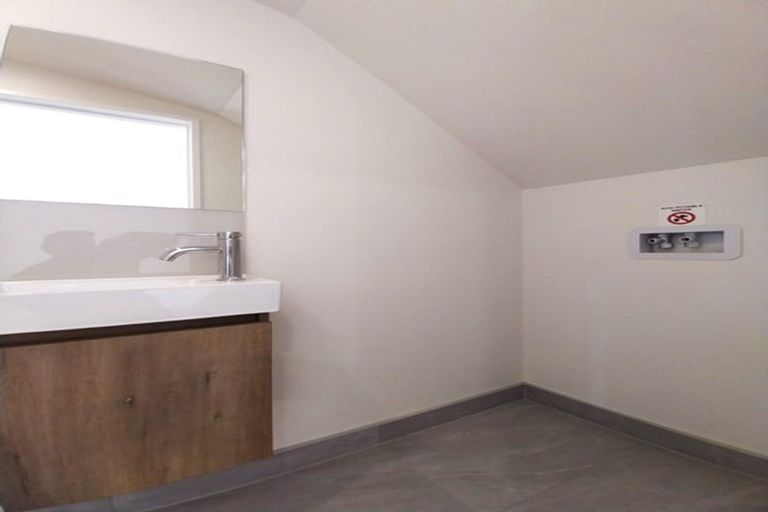 Photo of property in 10/476 West Coast Road, Glen Eden, Auckland, 0602