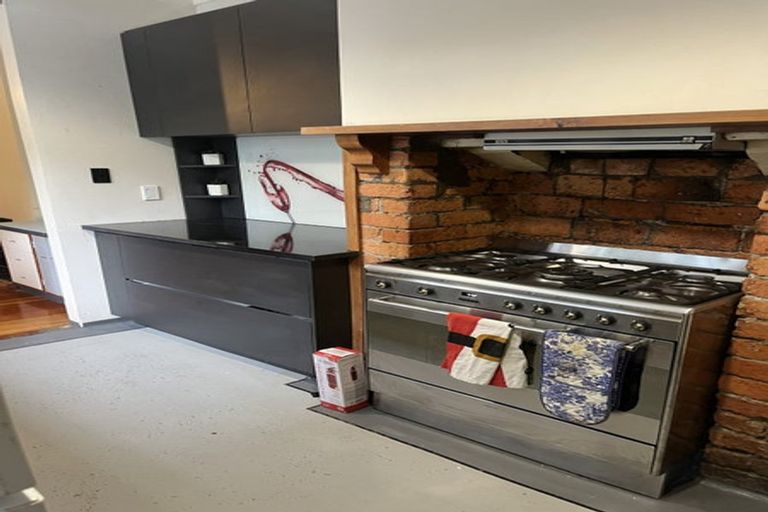 Photo of property in 112 Aro Street, Aro Valley, Wellington, 6021