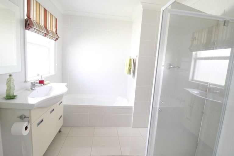 Photo of property in 82a Mclauchlan Street, Springlands, Blenheim, 7201