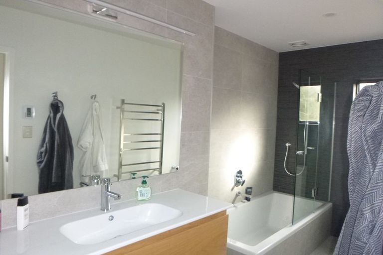 Photo of property in 31 Waimana Avenue, Northcote Point, Auckland, 0627