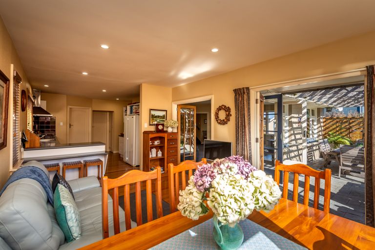 Photo of property in 22b Browns Road, St Albans, Christchurch, 8014