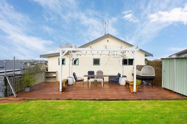 Photo of property in 16 Tamatea Drive, Snells Beach, 0920