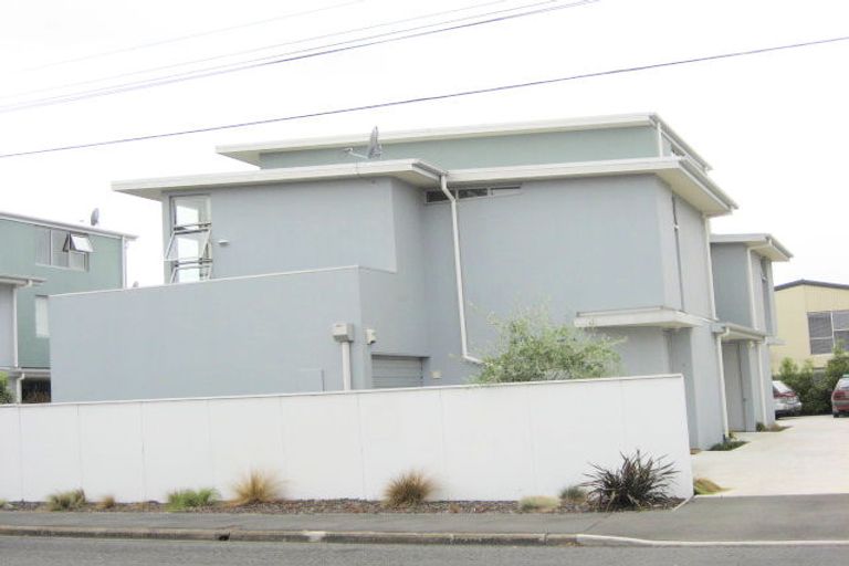 Photo of property in 3/44 Packe Street, Edgeware, Christchurch, 8013