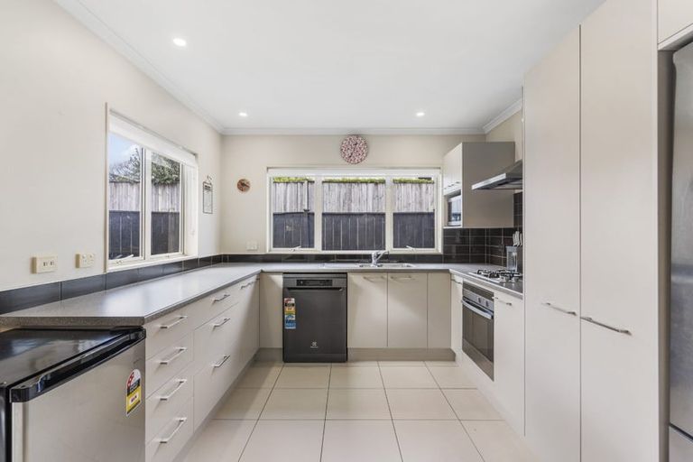 Photo of property in 9a Baird Street, Howick, Auckland, 2014