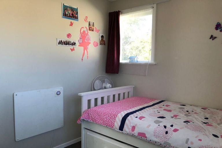 Photo of property in 2/5 Hinemoa Street, Waiwhetu, Lower Hutt, 5010