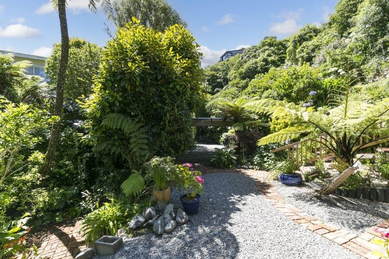 Photo of property in 30 Delhi Crescent, Khandallah, Wellington, 6035