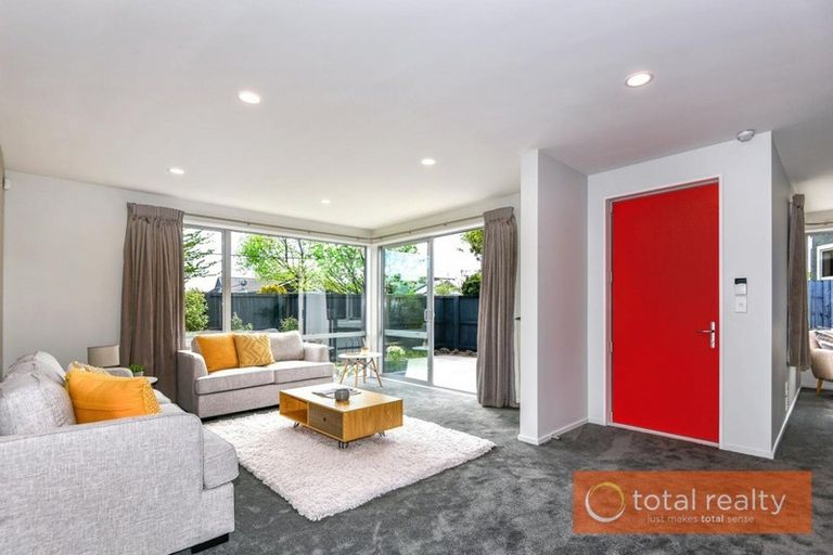 Photo of property in 86 Somerfield Street, Somerfield, Christchurch, 8024