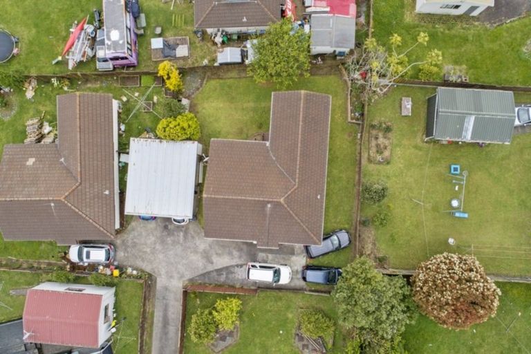 Photo of property in 2/5 Pureora Place, Clendon Park, Auckland, 2103