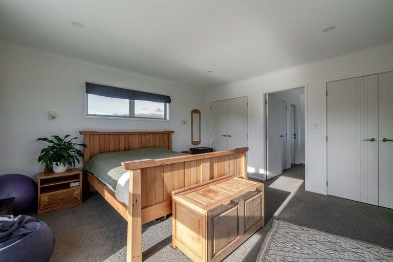 Photo of property in 6 Silkwood Place, Fitzherbert, Palmerston North, 4410