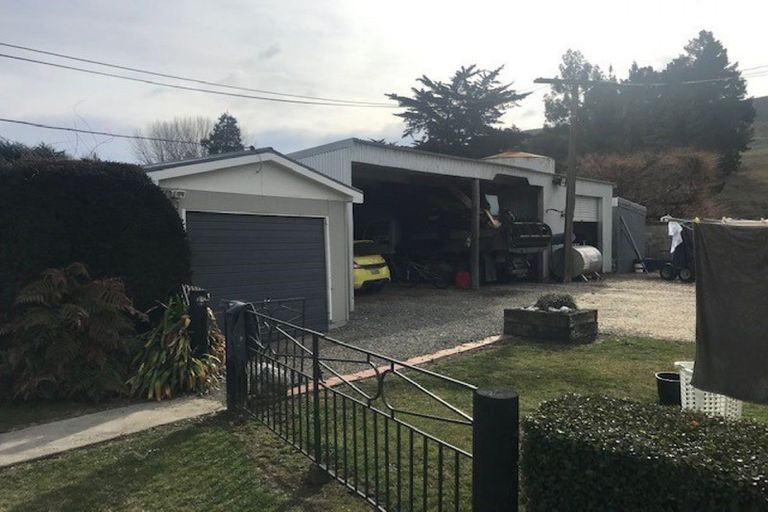 Photo of property in 32 Tokarahi-ngapara Road, Ngapara, Oamaru, 9494